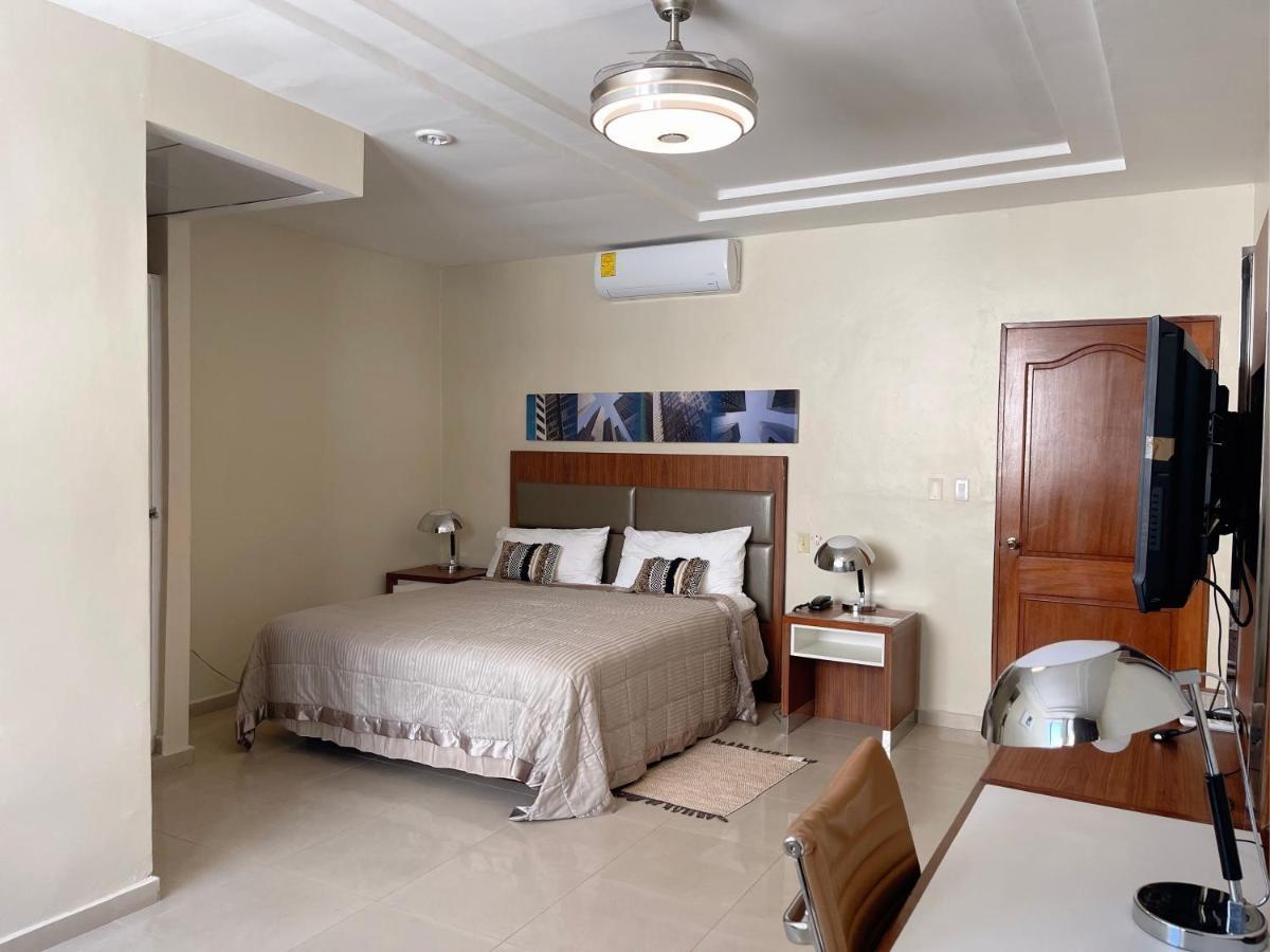 Hotel Libertad At Historic Main Street Santo Domingo Bagian luar foto