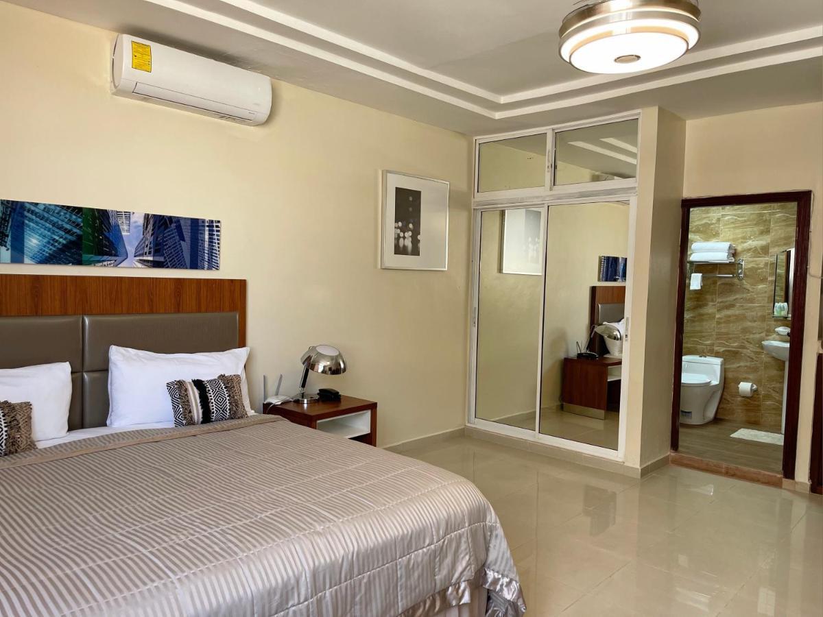 Hotel Libertad At Historic Main Street Santo Domingo Bagian luar foto