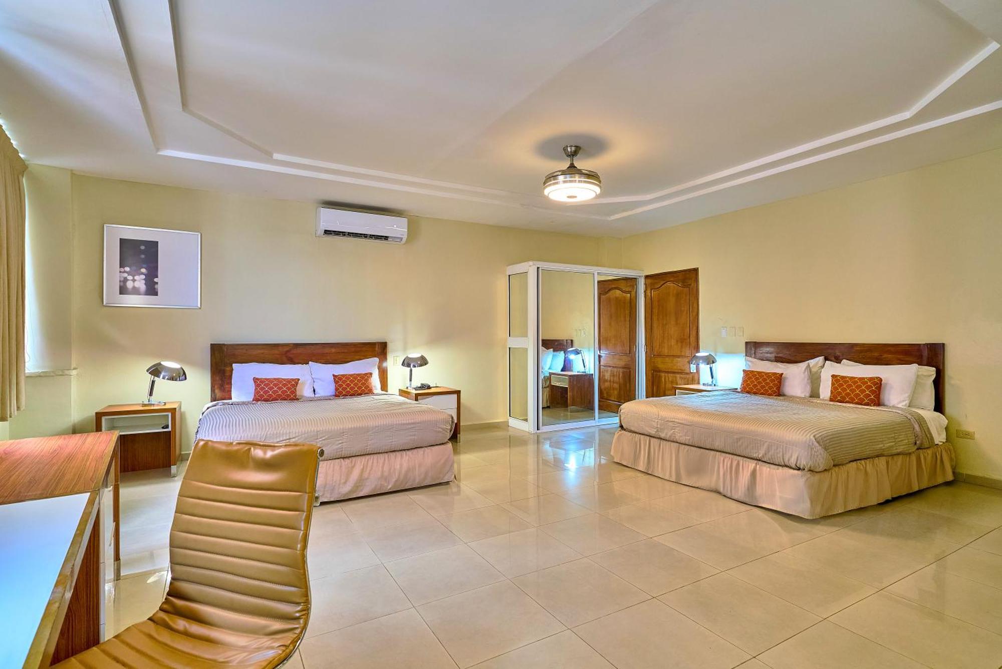 Hotel Libertad At Historic Main Street Santo Domingo Bagian luar foto