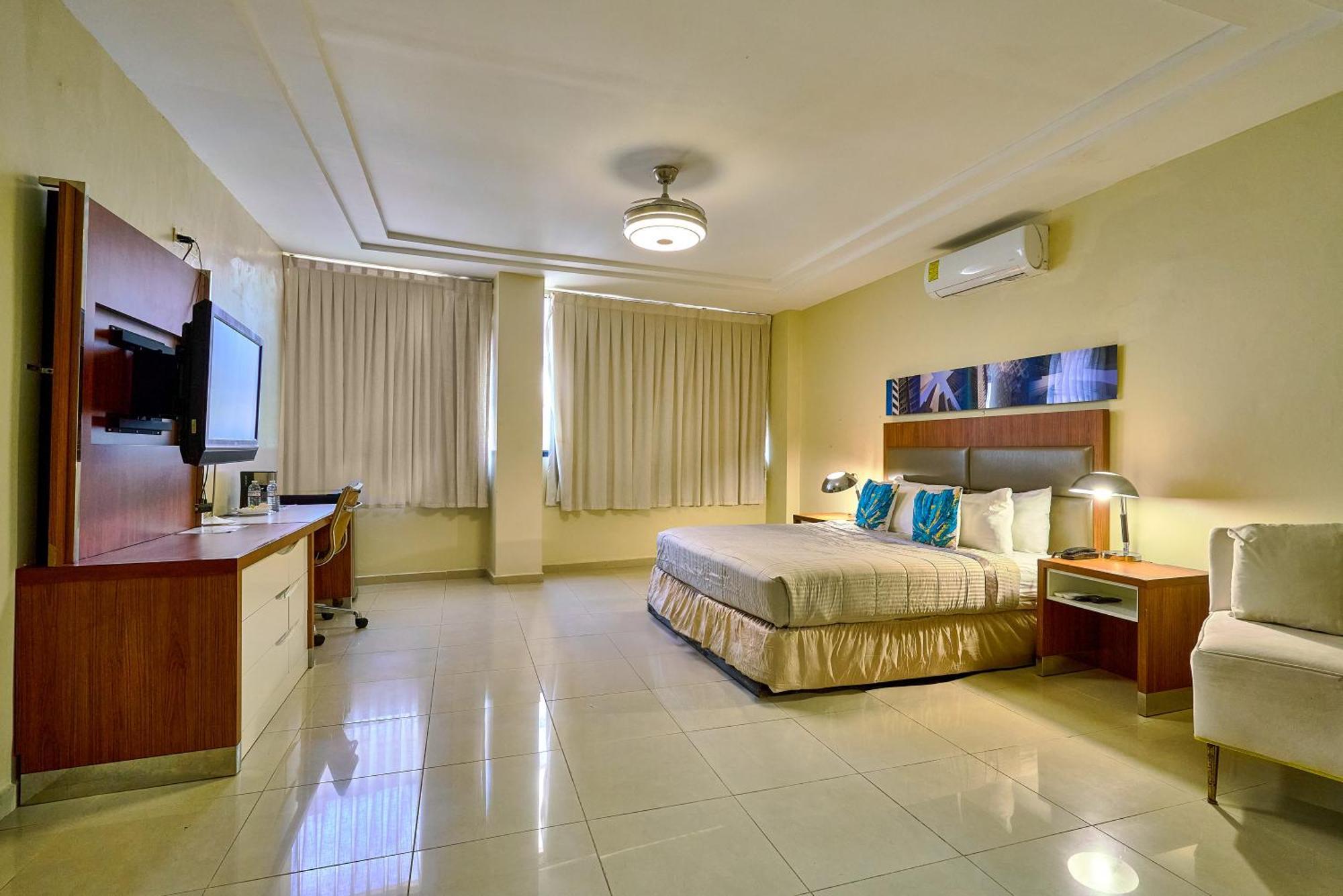 Hotel Libertad At Historic Main Street Santo Domingo Bagian luar foto