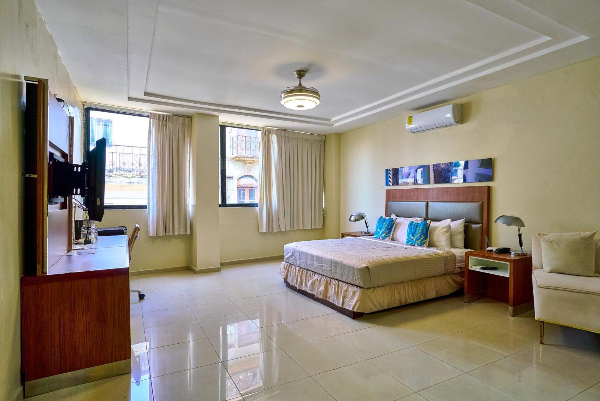 Hotel Libertad At Historic Main Street Santo Domingo Bagian luar foto